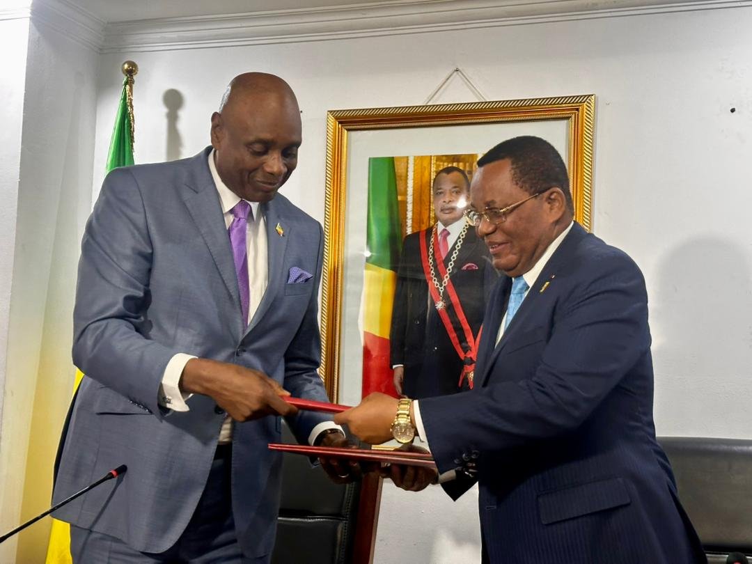 Passation de service au Ministère des Affaires étrangères de la Francophonie et des congolais de l’étranger : Constant-Serge Bounda succède à Jean-Claude Gakosso